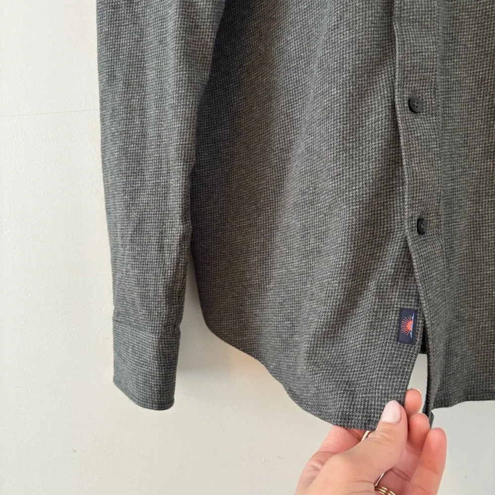 Faherty Men's Gray Button-Down Casual Shirt - Picture 4 of 7